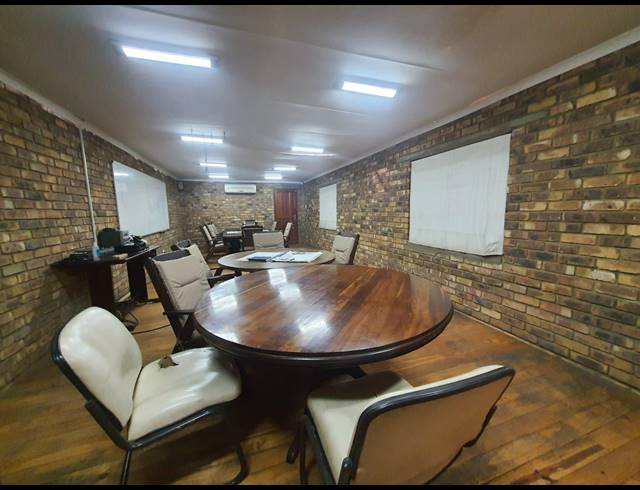3,600M² BUSINESS FOR SALE IN VAALPARK